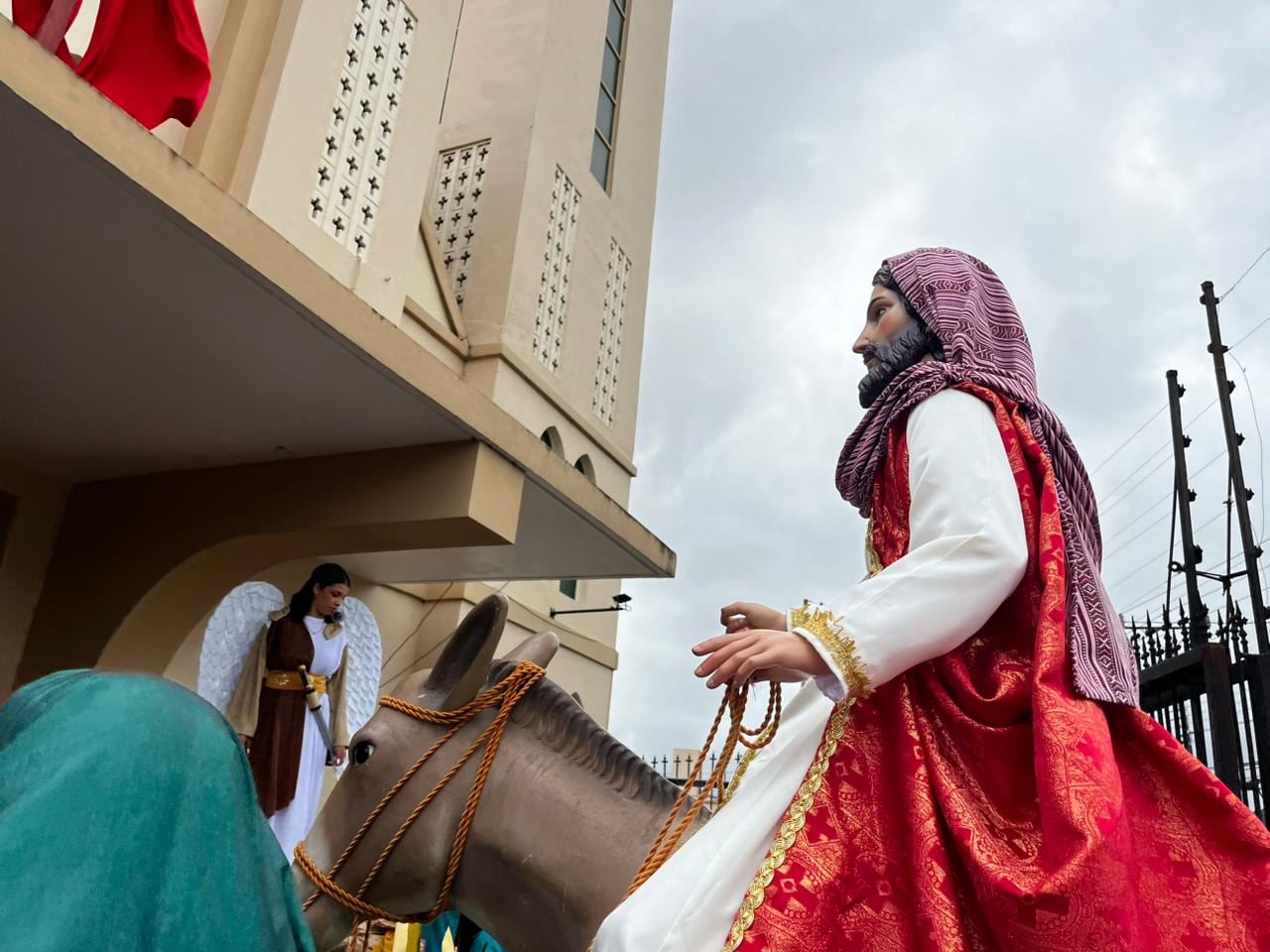 La imagen de Jesús ingresando a Jerusalén forma parte de la escenificación durante la celebración de Domingo de Ramos en la parroquia San Francisco de Asís, en Agua Caliente de Cartago.