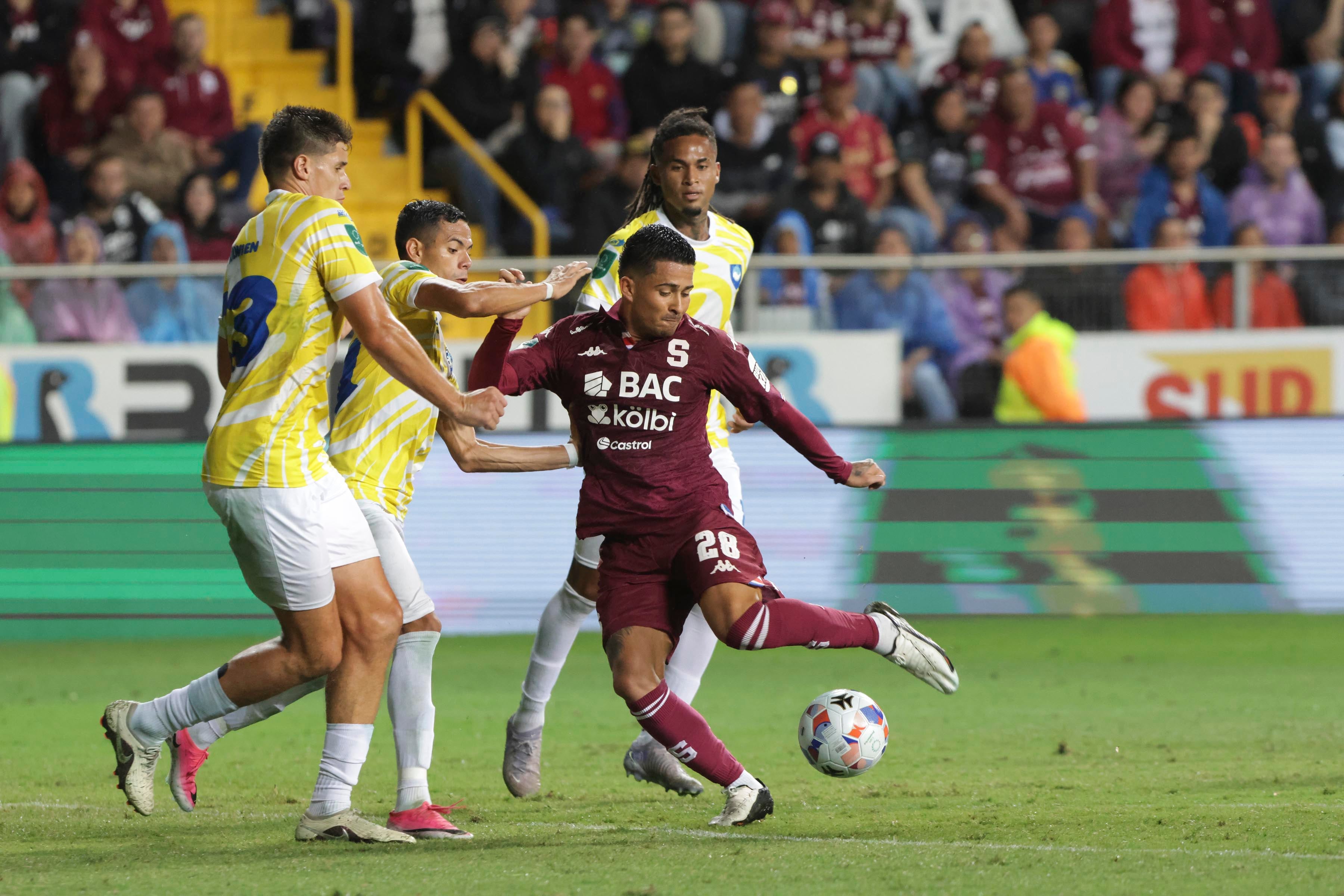 Saprissa vs Escorpiones