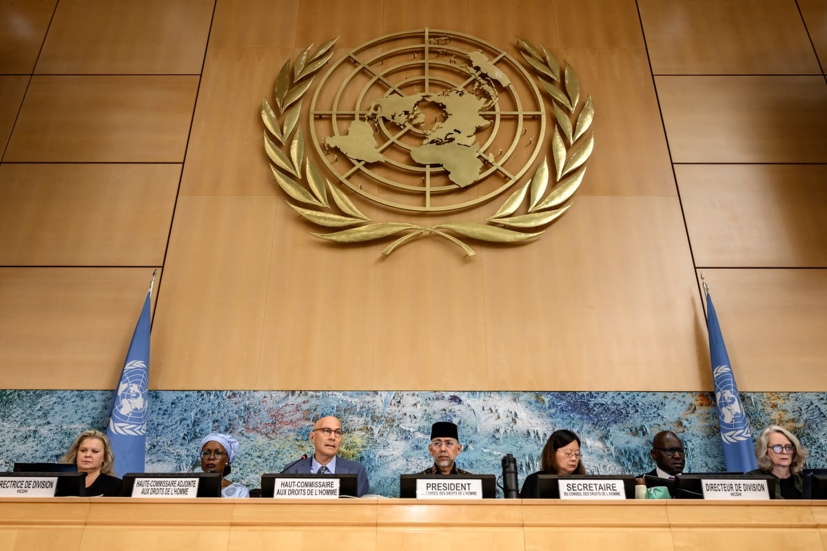 El alto comisionado de las Naciones Unidas para los Derechos Humanos, Volker Türk (tercero desde la izq.), pronuncia un discurso durante la 63.ª sesión del Consejo de Derechos Humanos de las Naciones Unidas (ONU), en Ginebra, el 7 de septiembre de 2026.