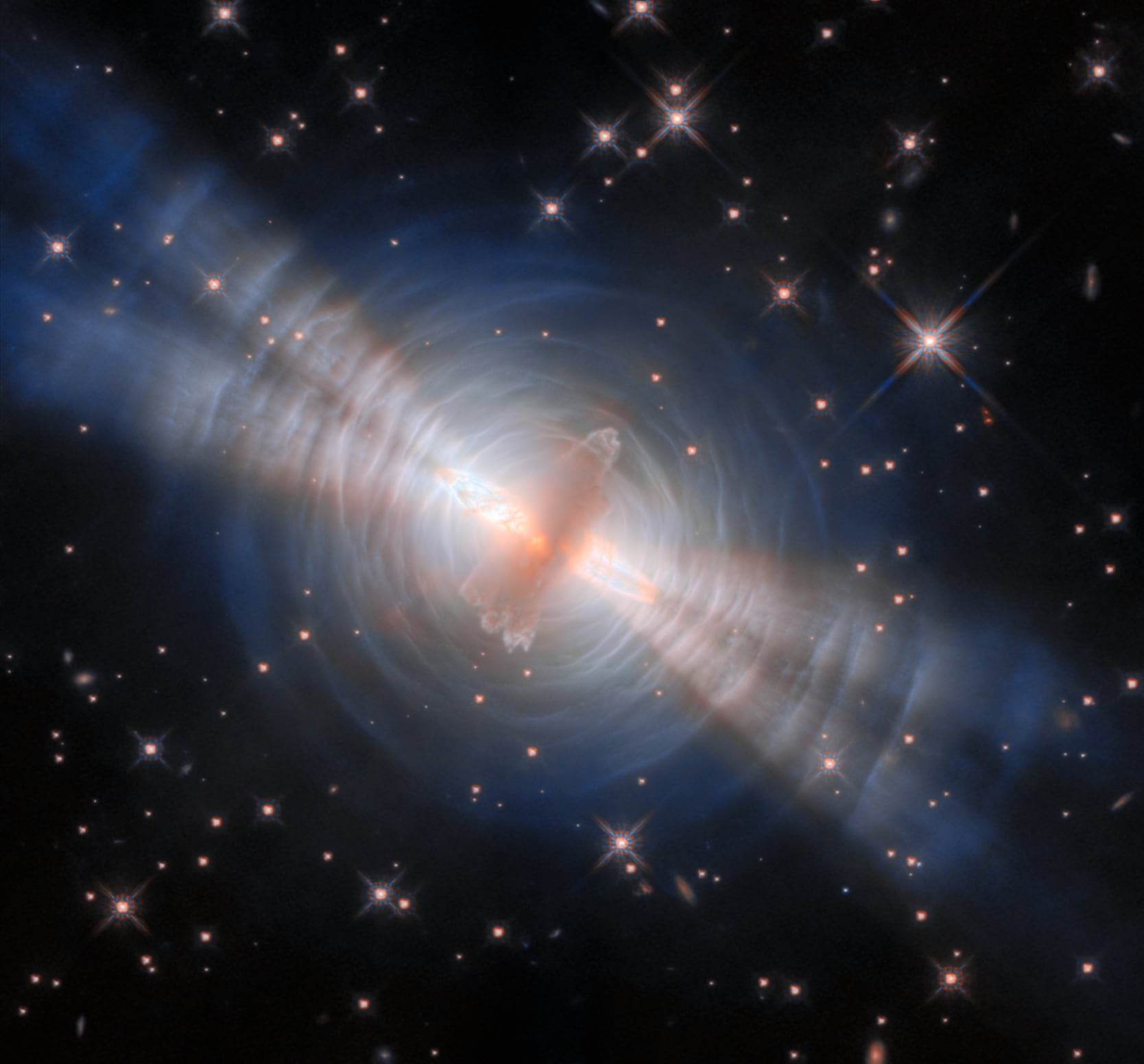 Estas imágenes fueron obtenidas por el instrumento WFC3 del Telescopio Espacial Hubble. El color resulta de asignar distintos tonos (colores) a una imagen monocromática (en escala de grises). En este caso, los colores asignados son: Azul: F606W+F673N+F814W+F110W, Verde: F110W+F160W, Rojo: F160W.