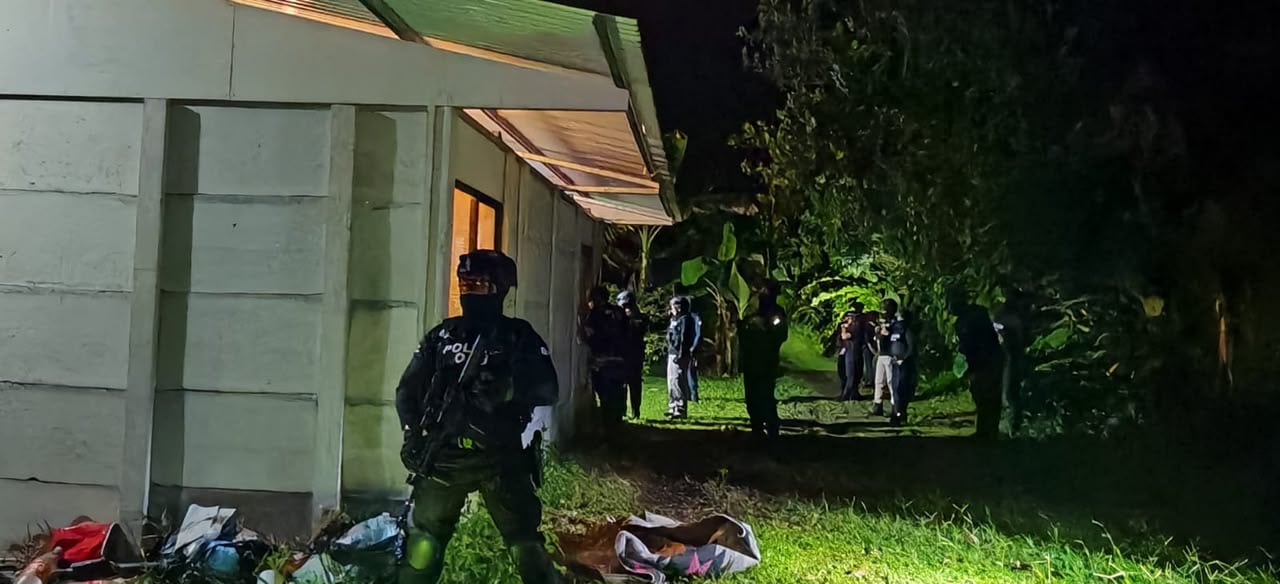 Los allanamientos por secuestro extorsivo se desarrollaron este miércoles, a partir de las 4 a. m., en Horquetas de Sarapiquí. Se allanó un búnker y una propiedad donde pudo estar la persona secuestrada.