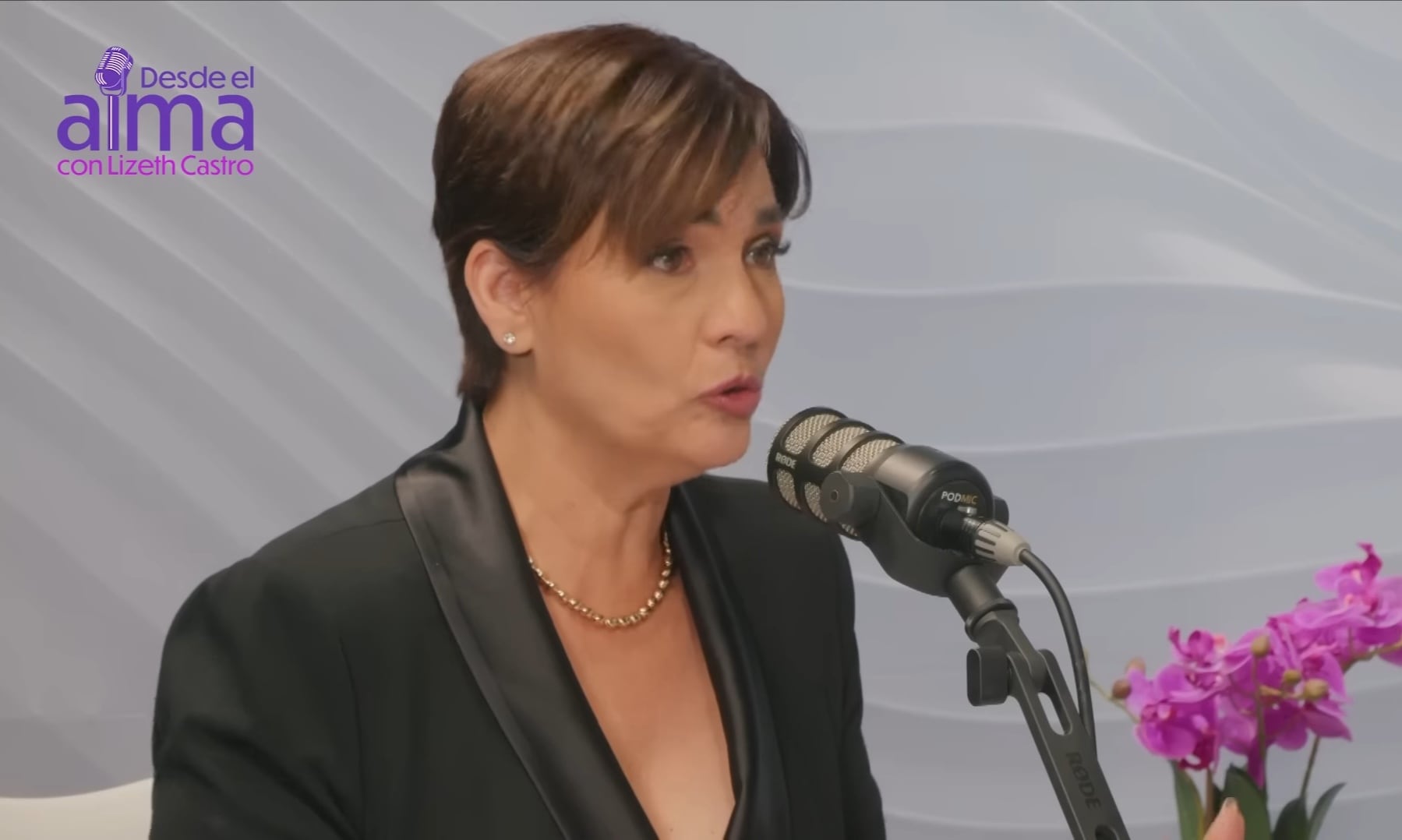 Bryan Ruiz y su esposa Carolina Jaikel hablaron con la periodista Lizeth Castro sobre el cáncer que enfrenta ella desde hace un año.