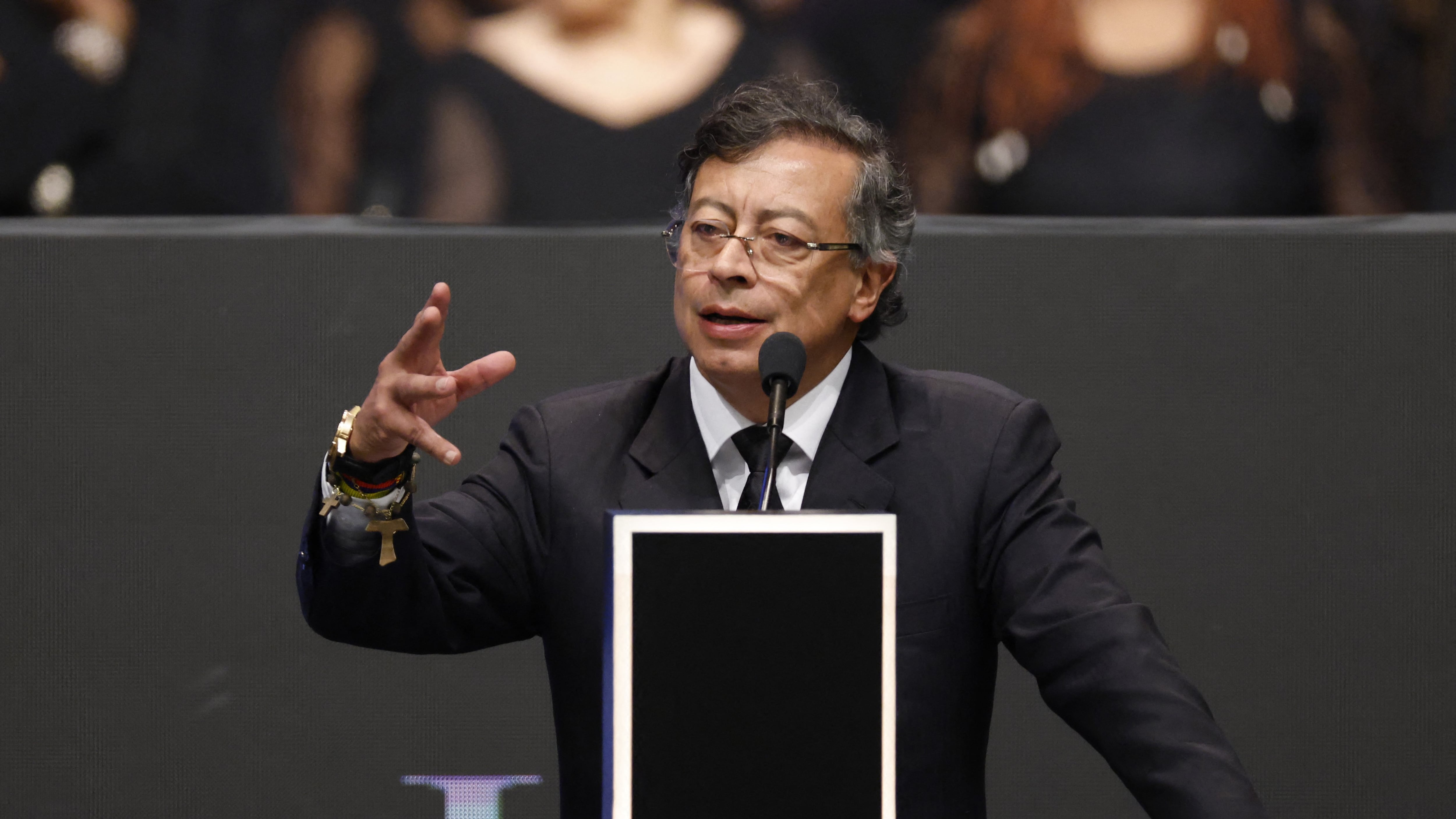 El presidente colombiano Gustavo Petro pronuncia un discurso en un servicio conmemorativo público para celebrar la vida del activista por los derechos civiles, el reverendo Jesse Jackson, en Chicago, Illinois, el 6 de marzo de 2026. El veterano activista estadounidense por los derechos civiles, el reverendo Jesse Jackson, una de las voces negras más influyentes del país, falleció pacíficamente el 17 de febrero de 2026 a la edad de 84 años. Jackson, pastor bautista, fue un líder de los derechos civiles desde la década de 1960, cuando marchó con Martin Luther King Jr. y ayudó a recaudar fondos para la causa.