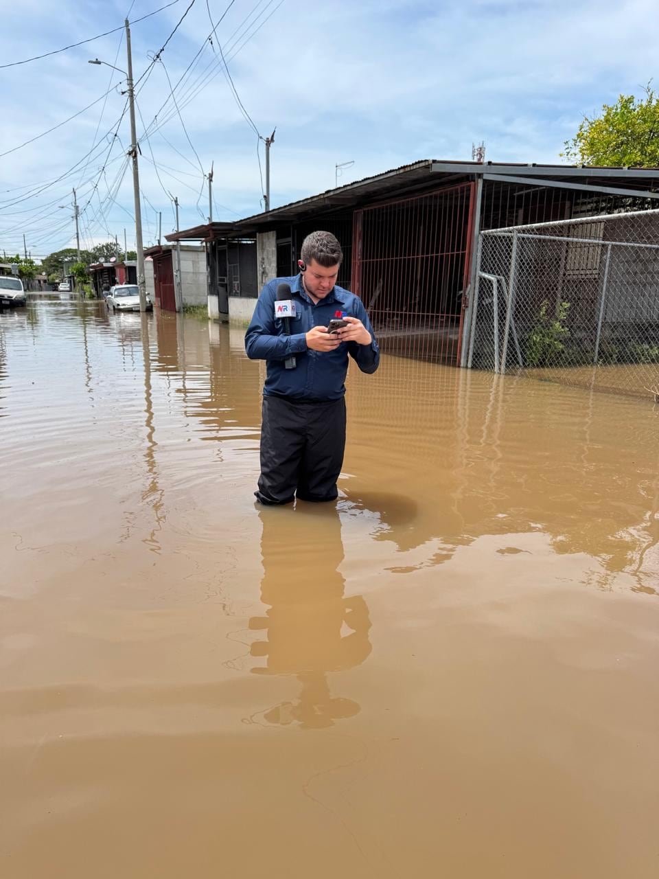 Jason Chacón vivió coberturas intensas en 'Noticias Repretel', entre ellas cuando ocurrieron inundaciones en el país.