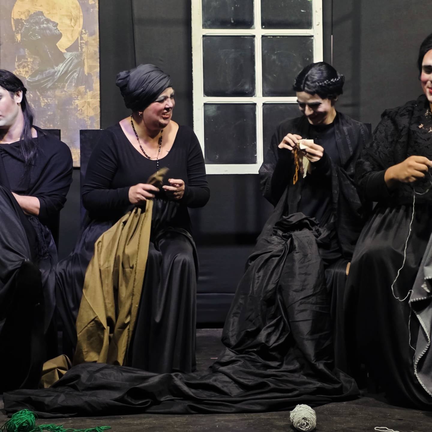 Puesta en escena de 'La casa de Bernarda Alba' por estudiantes del Teatro La Comedia.