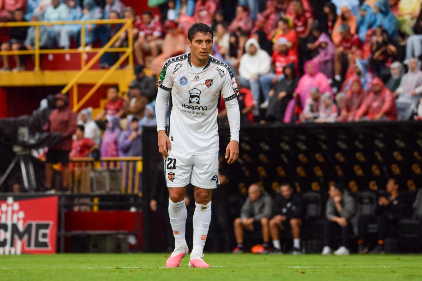 Doryan Rodríguez anotó en el Estadio Alejandro Morera Soto, con la camisa de Puntarenas FC.