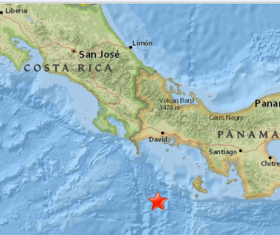 El epicentro (estrella roja) estuvo unos 67,8 km al sureste de la playa de Golfito, tuvo magnitud de 6,1 se originó en la zona de fractura de Panamá. Imagen: Ovsicori.