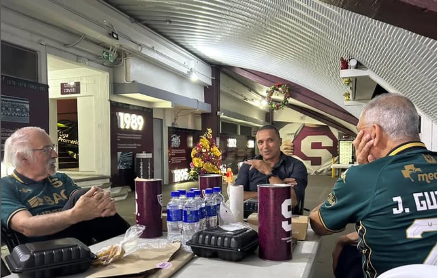 Erick Lonis, Marco Rojas y Juan Gutiérrez
