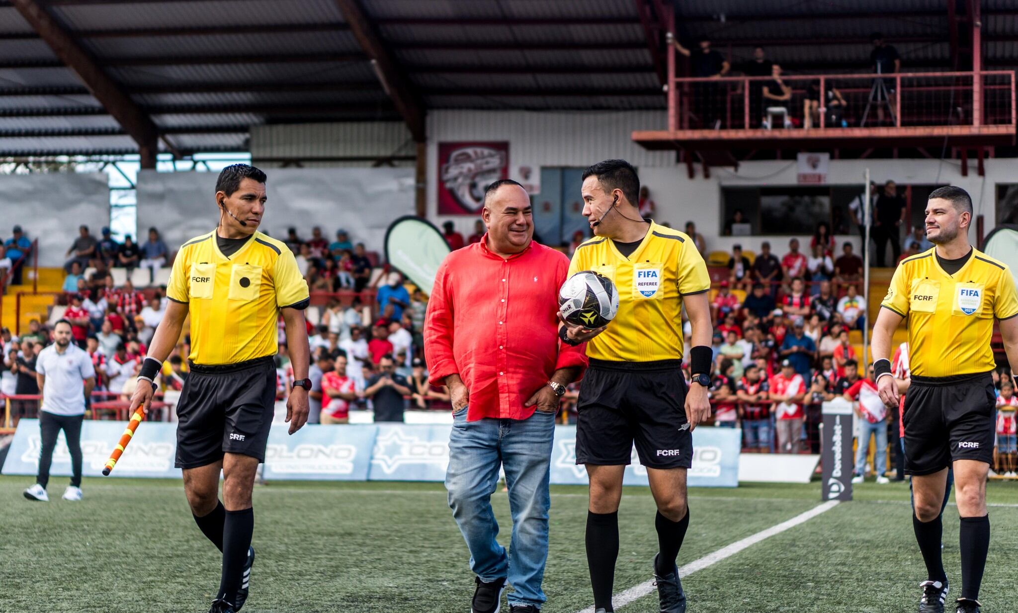 Ronny Cortés, presidente de la sociedad Santos del Caribe, fue el dedicado del juego entre los guapileños y Alajuelense.