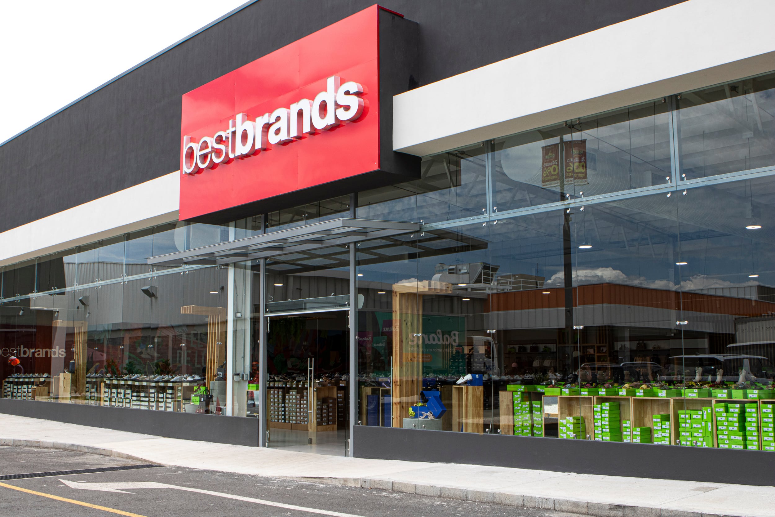 Así es la nueva tienda de Best Brands en Santa Ana que marca su expansión en Costa Rica