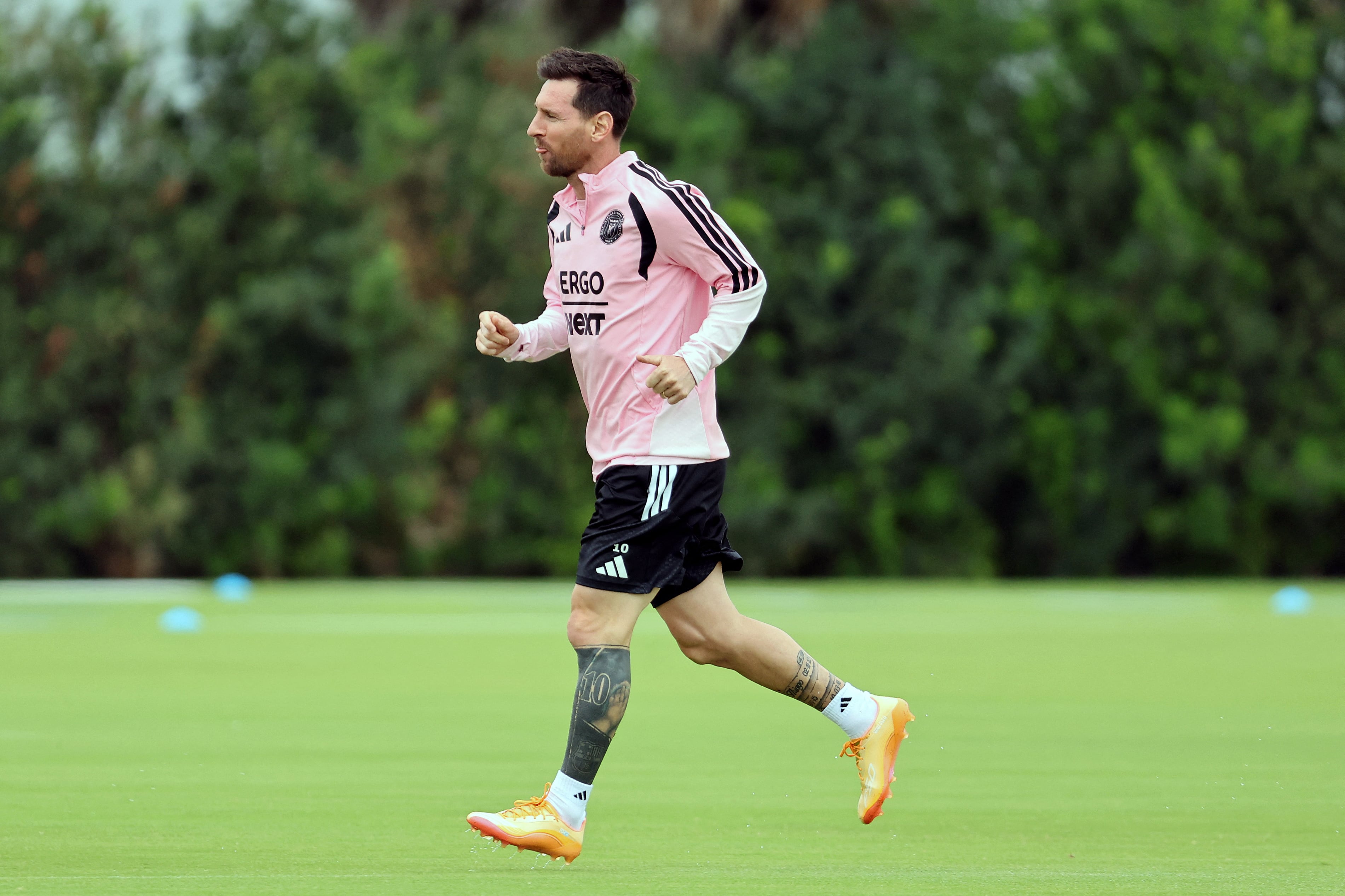 Lionel Messi, durante un entrenamiento con el Inter Miami. El astro se convirtió en propietario de un club en Barcelona.