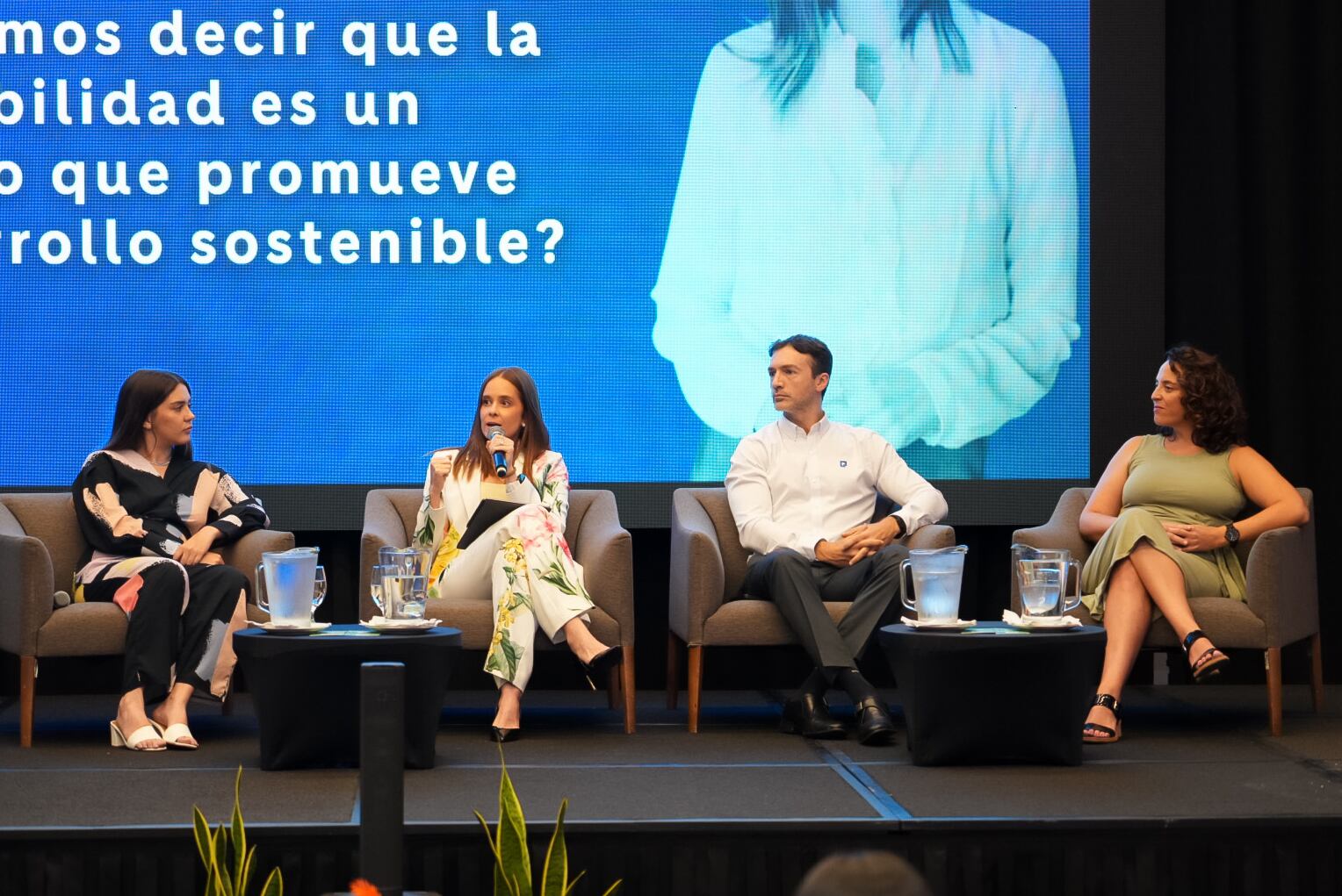 30/01/025. Lab ideas junto a Holcomb. Centro de Convenciones, Heredia. Fotografía: Lilly Arce.