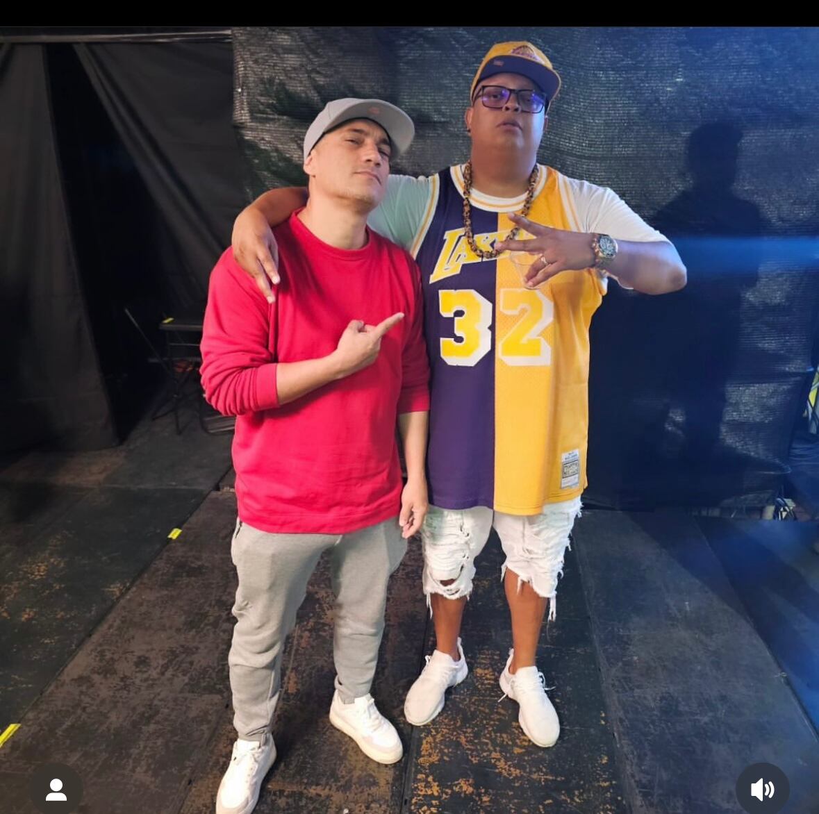 Tapón y Toledo posando abrazados.