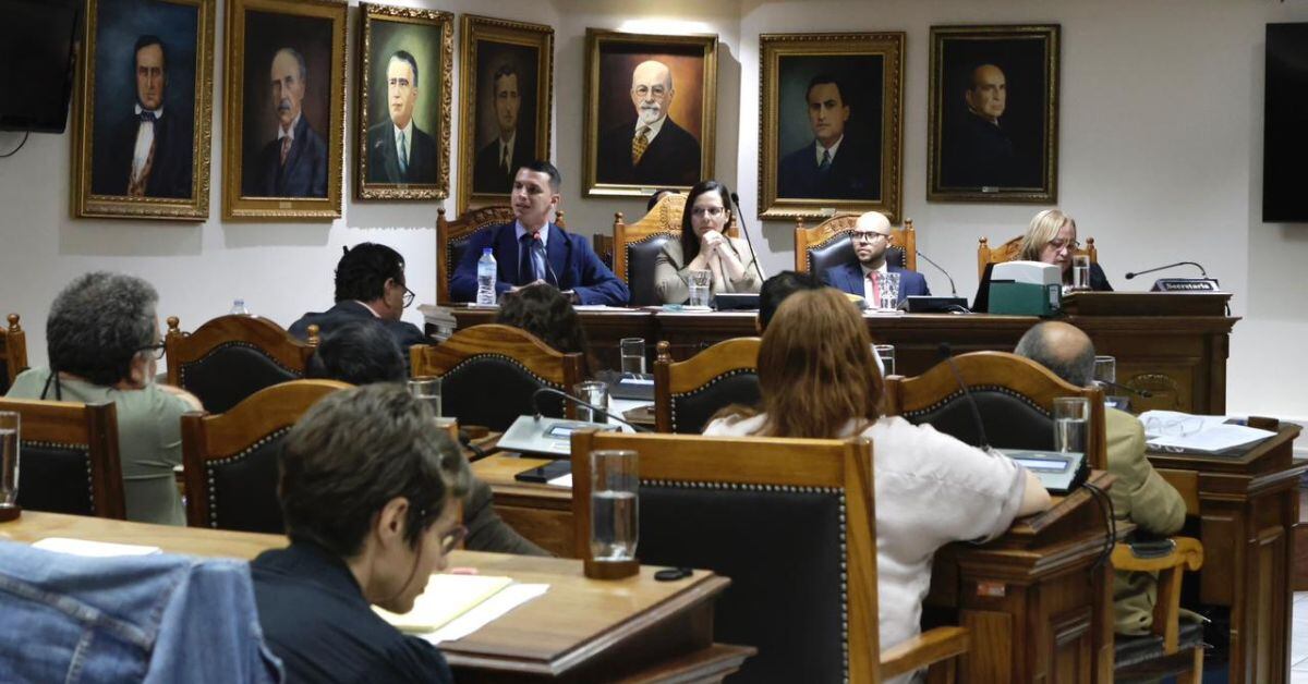 Sesión del Concejo Municipal de San José del 4 de junio del 2024, en la que se discutió el aumento salarial del alcalde Diego Miranda. (Foto: Mayela López)