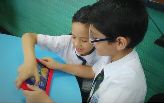 La era digital ofrece una variada oferta de plataformas donde niñas, niños, sus familias y maestras pueden compartir, disfrutar y cocrear contenidos de forma colectiva.