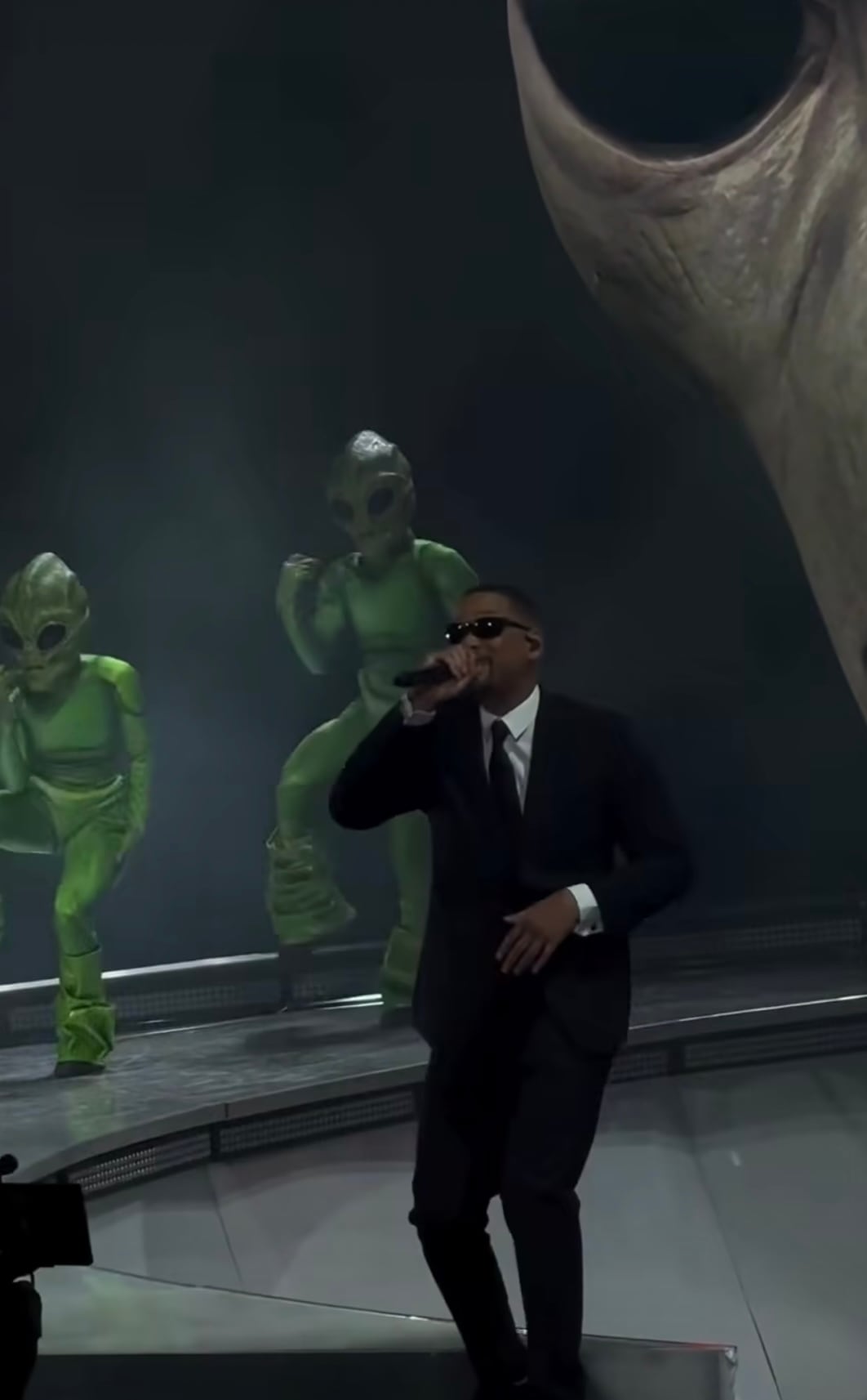 Will Smith durante su participación en el concierto de J Balvin en Coachella. El conocido protagonista de 'En busca de la felicidad' interpretó 'Men in Black'. Foto: Captura de pantalla