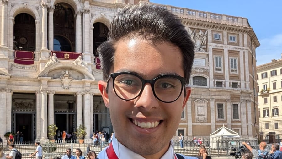 Gabriel Pacheco se convirtió en “enviado” de Teletica al Vaticano hace una semana porque la muerte del papa Francisco lo tomó al otro lado del mundo