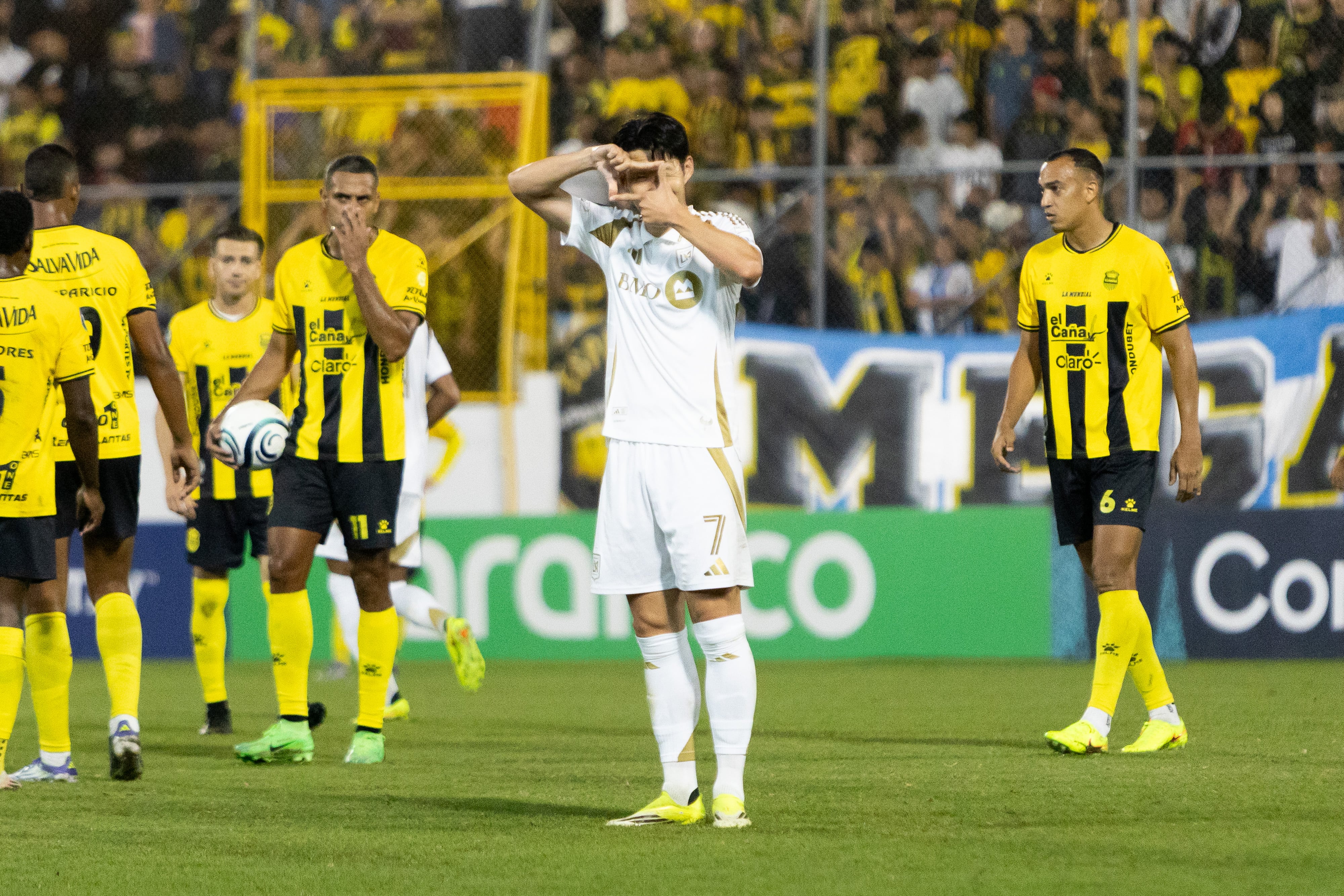 Son Heung-Min le generó muchos problemas a Real España en Honduras.