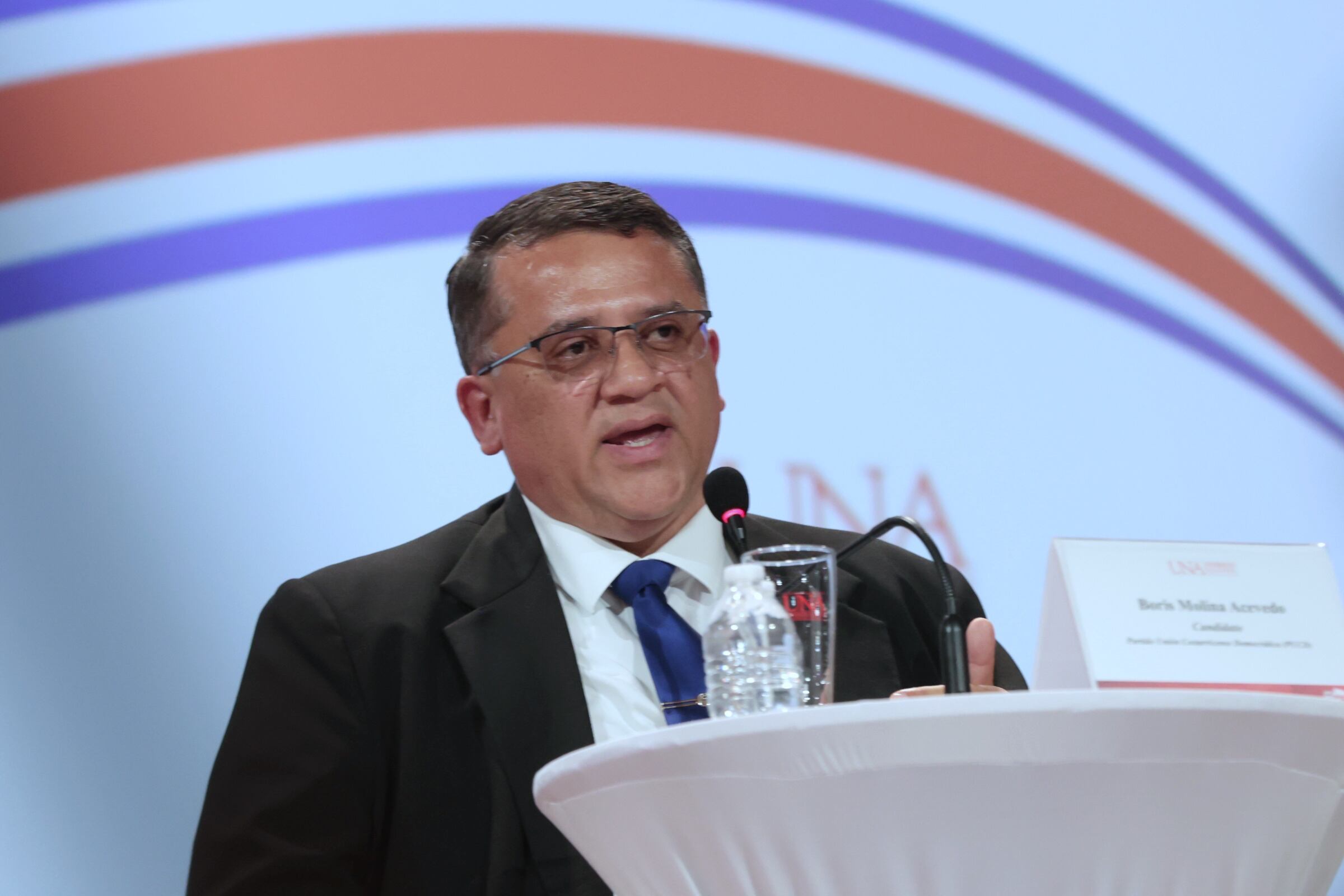 Candidatos a la presidencia de la república durante Debate Presidencial en la UNA