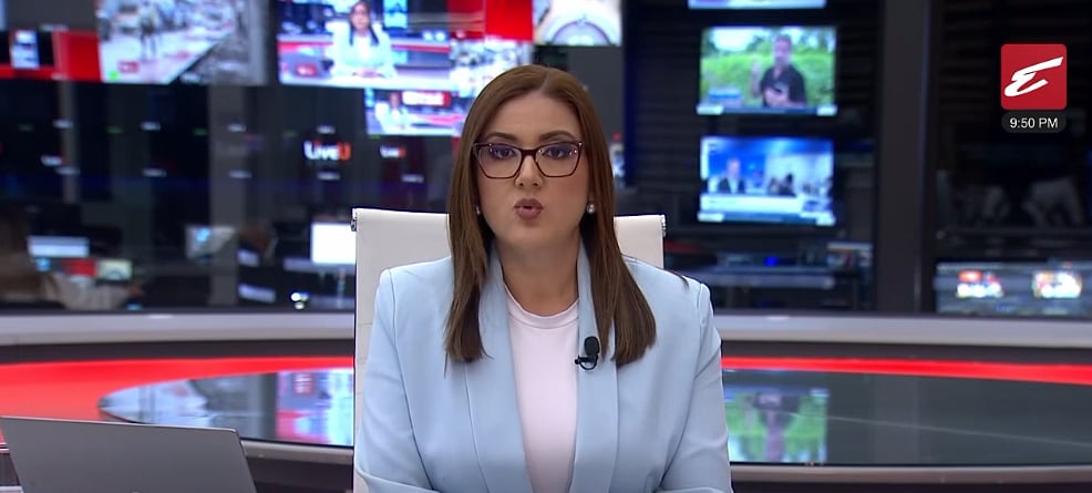 Gabriela Muñoz, Extra TV