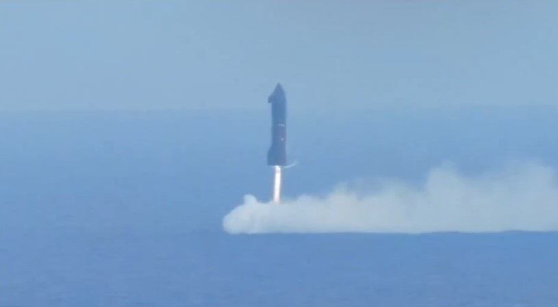 Starship y Super Heavy completaron vuelos de prueba con amerizajes controlados, avanzando hacia la reutilización completa.