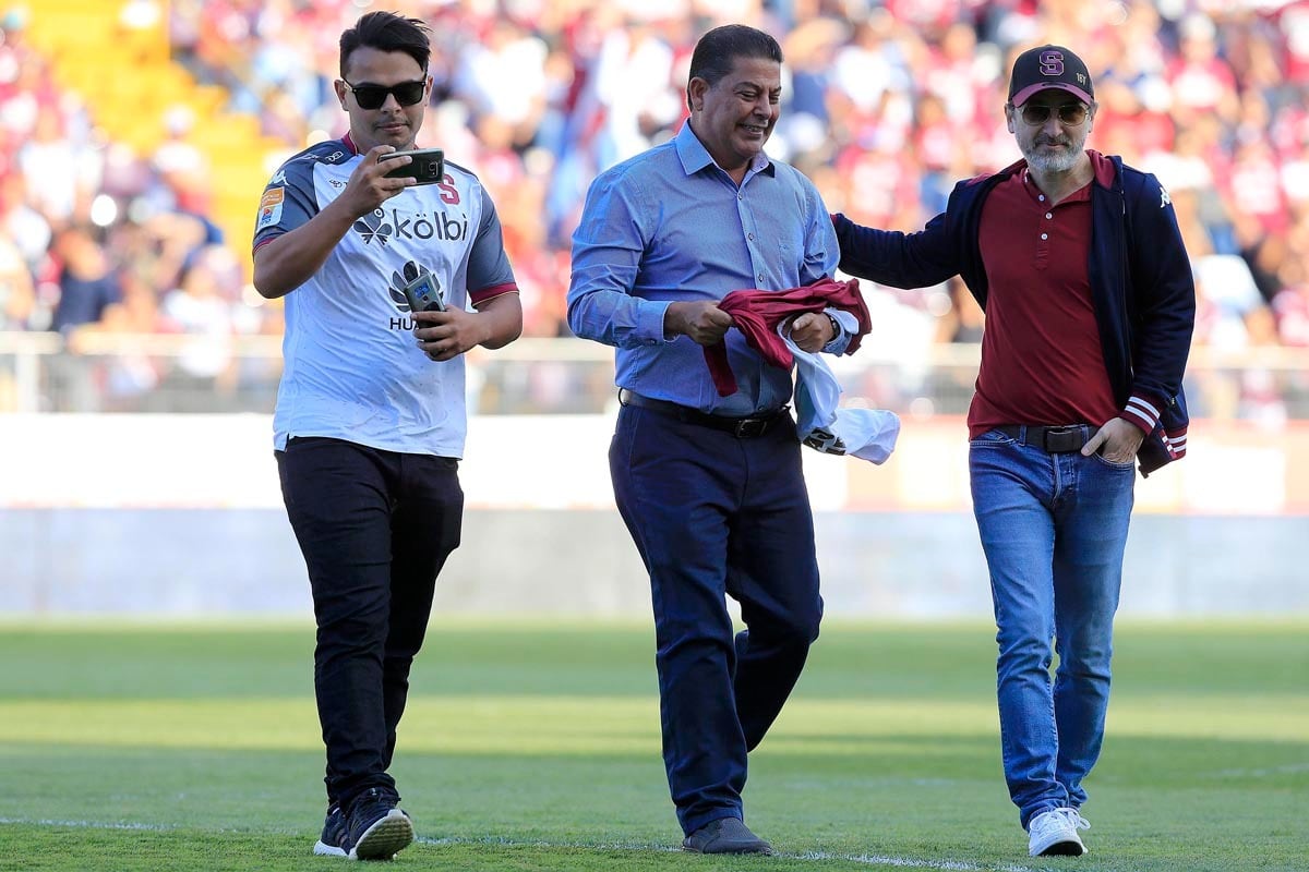El domingo 9 de febrero del 2020, el Deportivo Saprissa le dedicó el clásico de ese día a Carlos Cascante, entonces recién electo alcalde de Tibás.