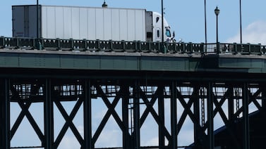 Aranceles de Canadá sobre productos de Estados Unidos entran en vigor