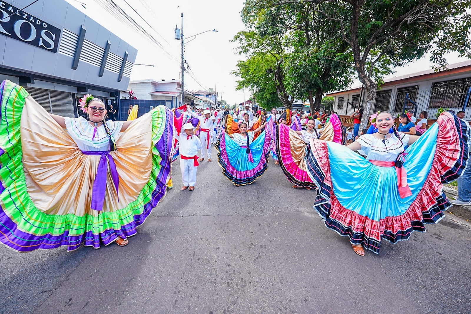 Este 2025 se conmemoran 201 años de la Anexión de Guanacaste y por eso les queremos compartir las mejores fotos del acto oficial del Ministerio de Educación en Nicoya.
