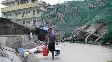 Derrumbe de edificio en Filipinas deja 3 muertos y al menos 17 desaparecidos