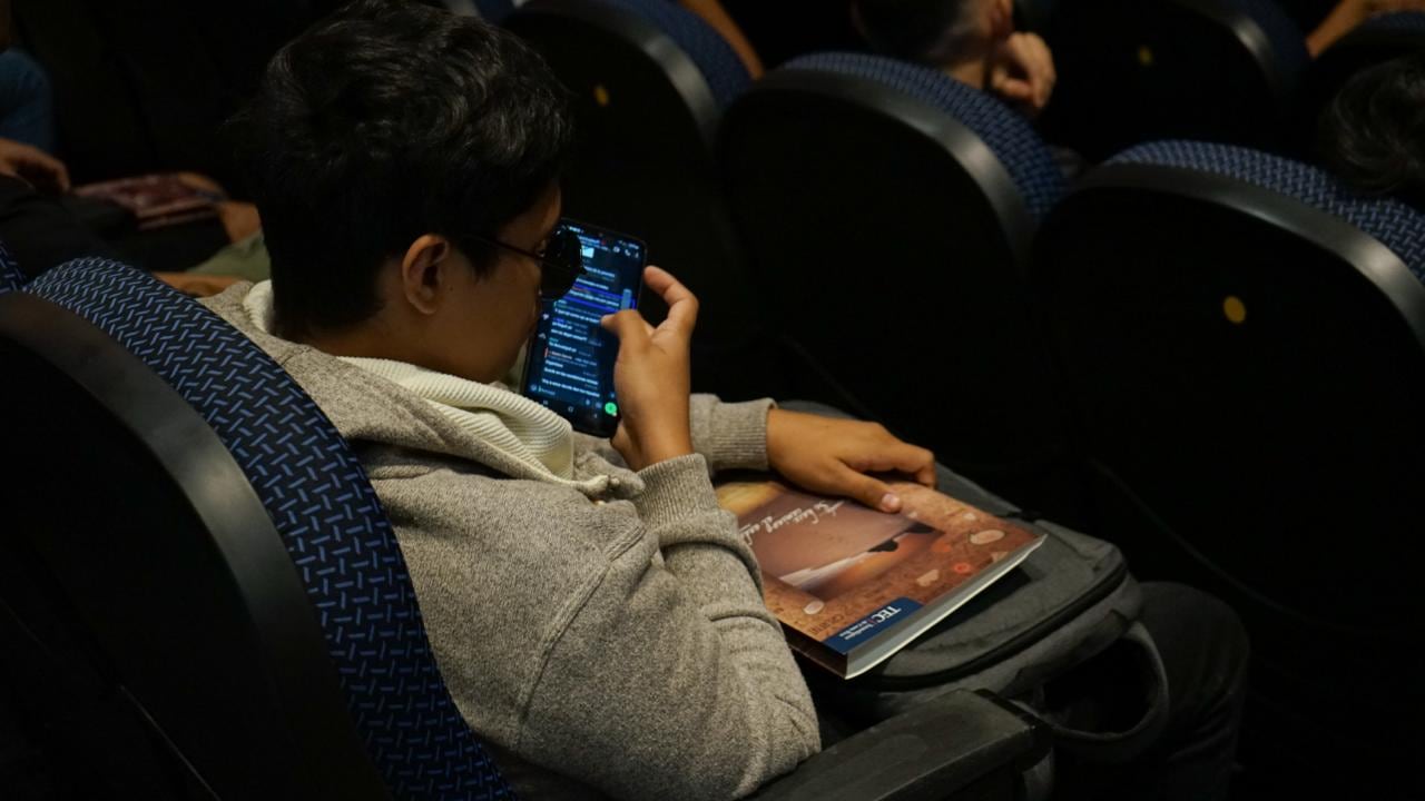 Justin Hernández Acuña cursa su segundo año de carrera en el TEC. Su educación es inclusiva y adaptada a su condición.