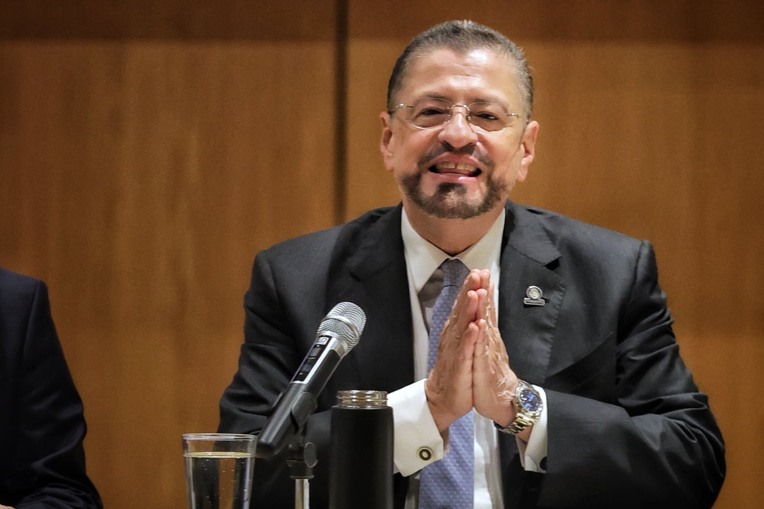22/08/2025 El presidente de la República, Rodrigo Chaves, comparece hoy en el Salón de Expresidentes y Expresidenta de la República, ante la comisión legislativa especial encargada de determinar si procede abrirle una causa penal en su contra. y ministro de Cultura Jorge Rodríguez. Foto John Durán