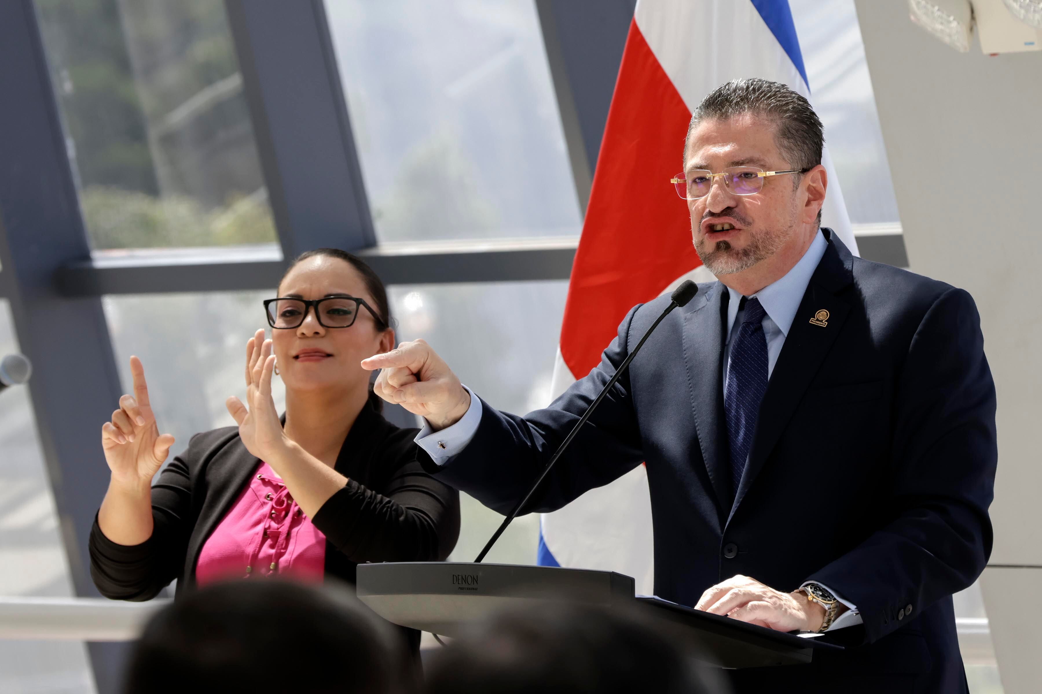 07/11/2023. Estadio Nacional, Parque Metropolitano La Sabana. Hora: 10:00 a.m. Autoridades de Salud presentaron este martes la "Ruta de la Salud", plan que tiene como objetivo primordial atender el problema de las listas de espera en la Caja Costarricense de Seguro Soicial (CCSS). En la foto, el presidente Rodrigo Chaves. Fotos: Mayela López