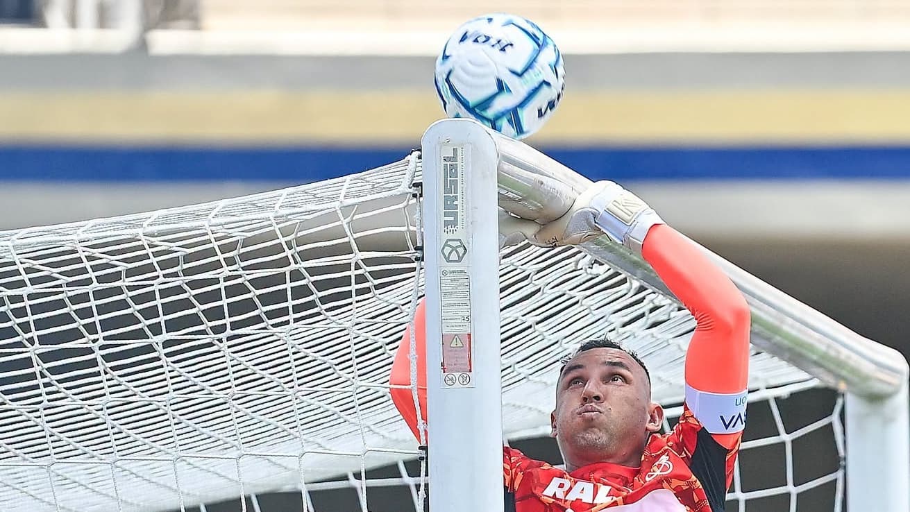 Keylor Navas estuvo atento y respondió cuando debía hacerlo en el partido entre Pumas y Querétaro.