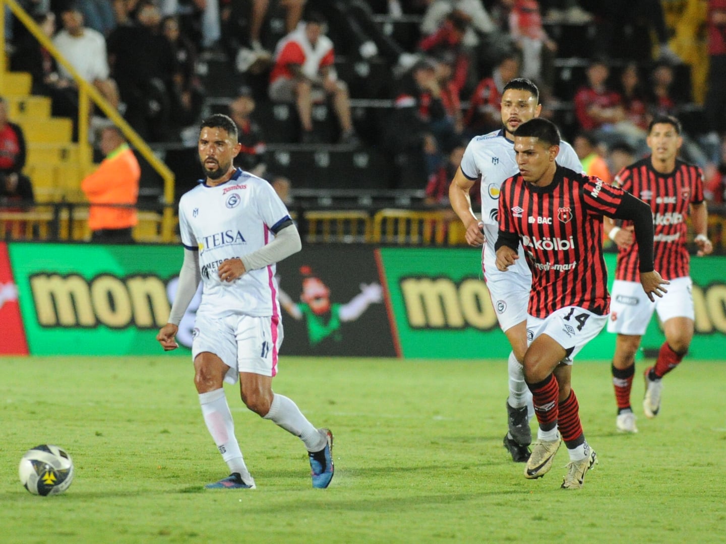 Óscar Ramírez y otros jugadores de Alajuelense tenían algo más que decir sobre Alejandro Bran