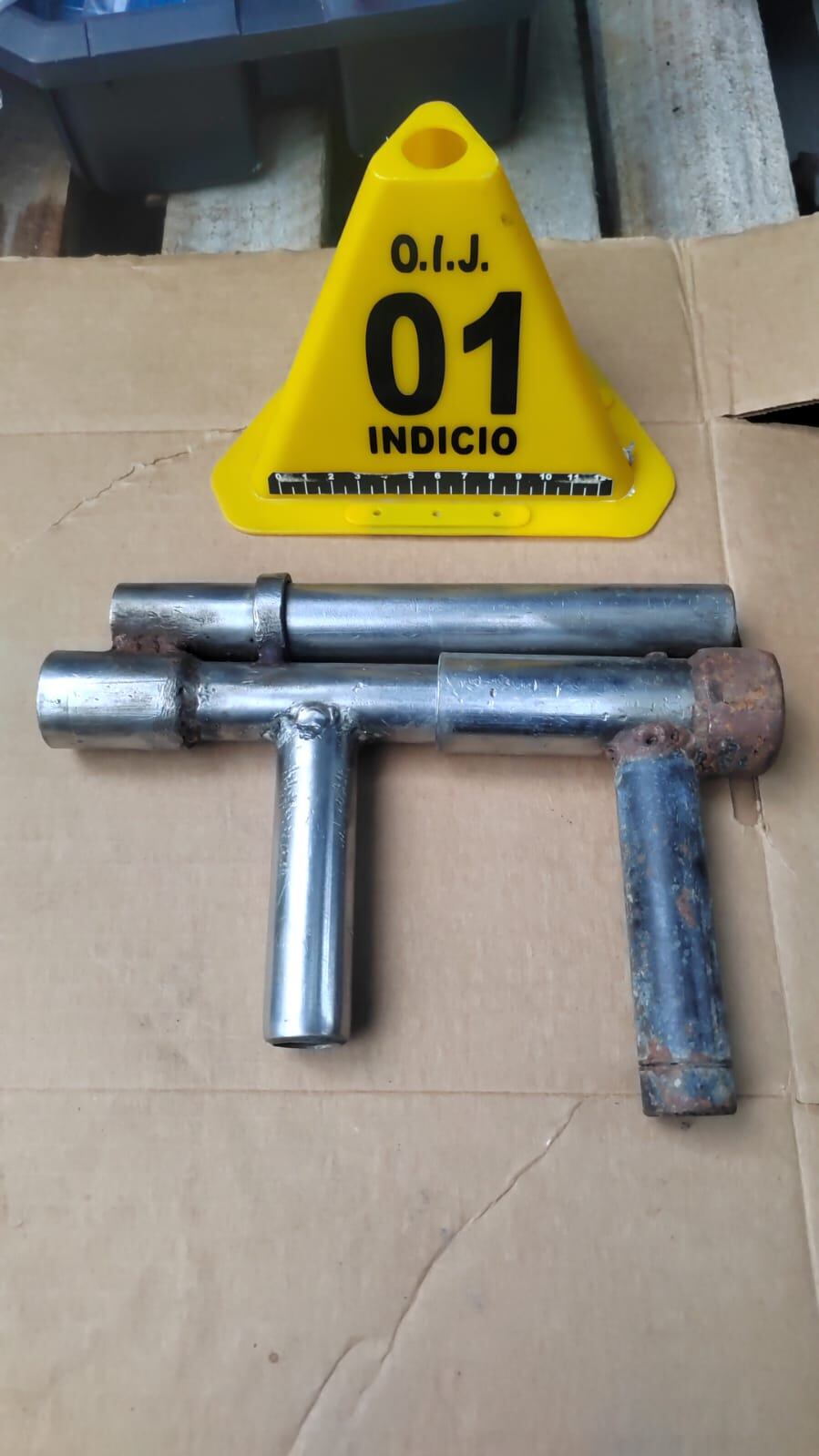 Una escopeta hechiza fue ubicada en una de las nueve propiedades que allanó el OIJ de Batán y la Fiscalía Adjunta de Limón.