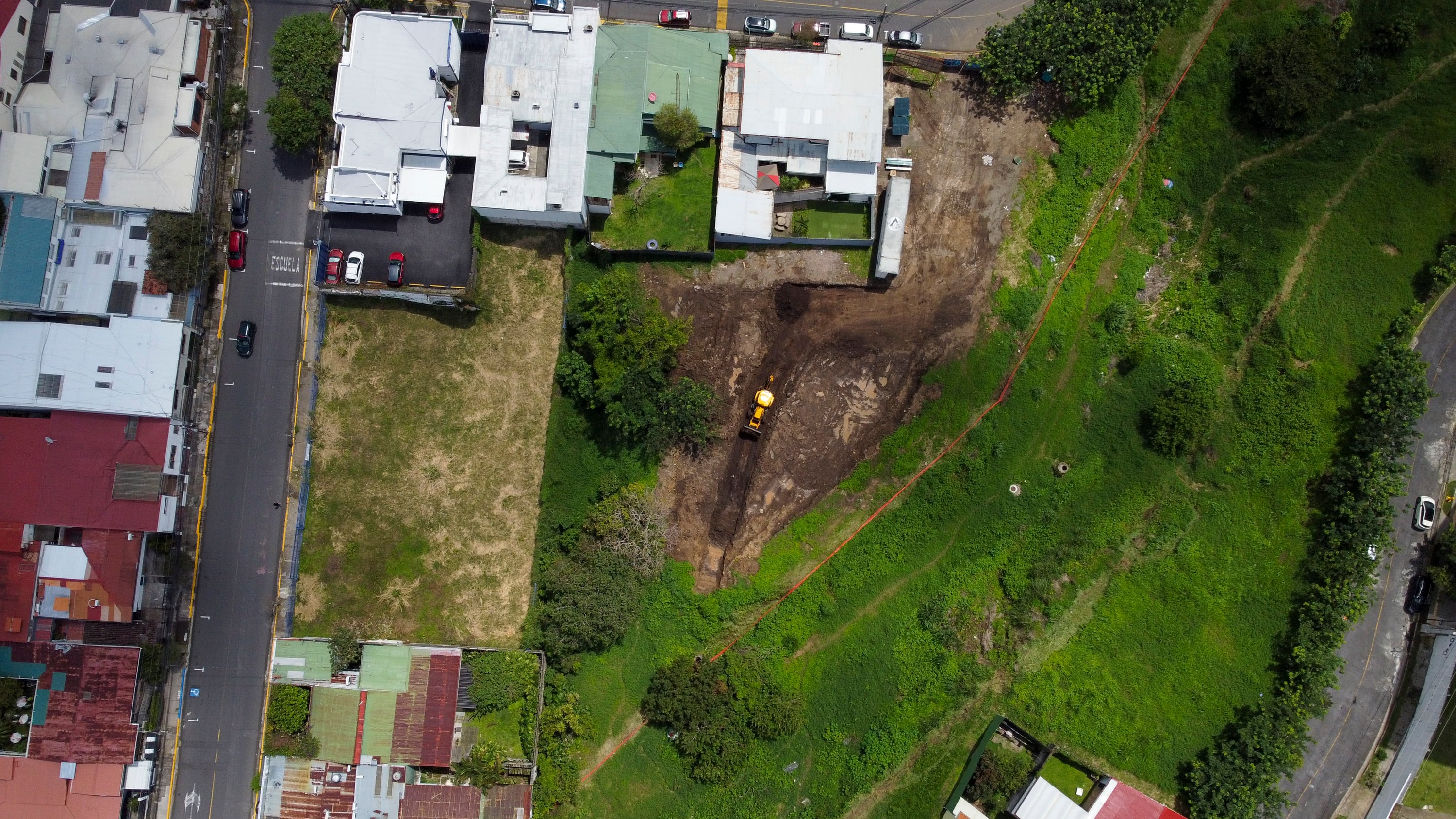 25/06/2025, San José, Barrio Escalante, movimientos de tierra en terreno en Barrio Escalante.