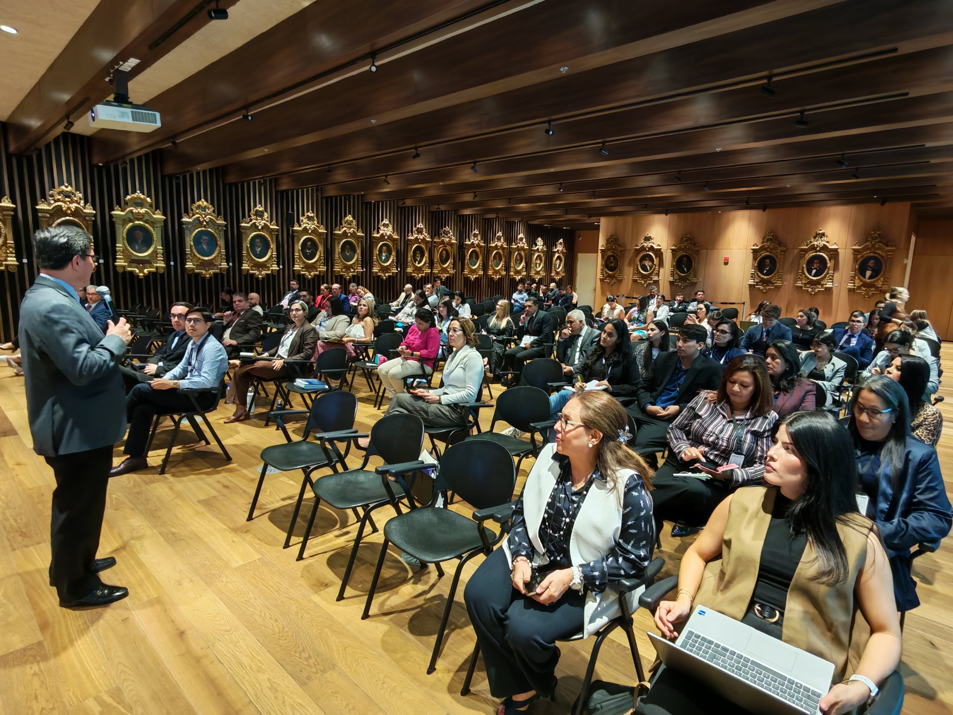 En los primeros días de mayo, la Asamblea hizo un ciclo de capacitaciones para los asesores entrantes