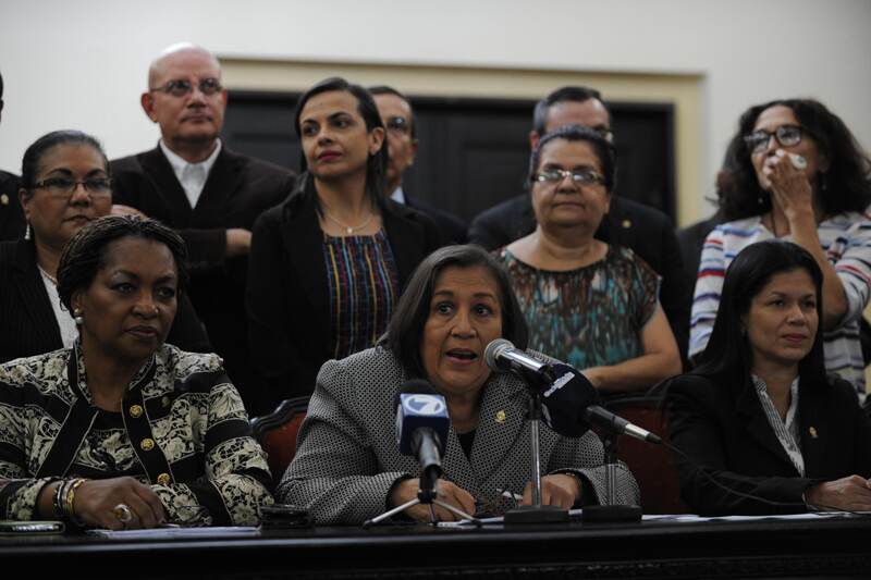 19\04\16 San José, Centro, Asamblea Legislativa, Plenario del martes 19 de abril, conferencia de prensa diputadas exigen derecho a estar postuladas a cargos en el congreso.Fotos: Jorge Navarro