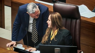 Yara Jiménez rechaza 13 permutas de diputados de oposición en comisiones; PPSO sepulta apelación del ‘bloque democrático’