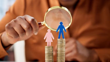 Más mujeres emprenden por necesidad, pero ganan menos de la mitad que los hombres, revela encuesta del INEC