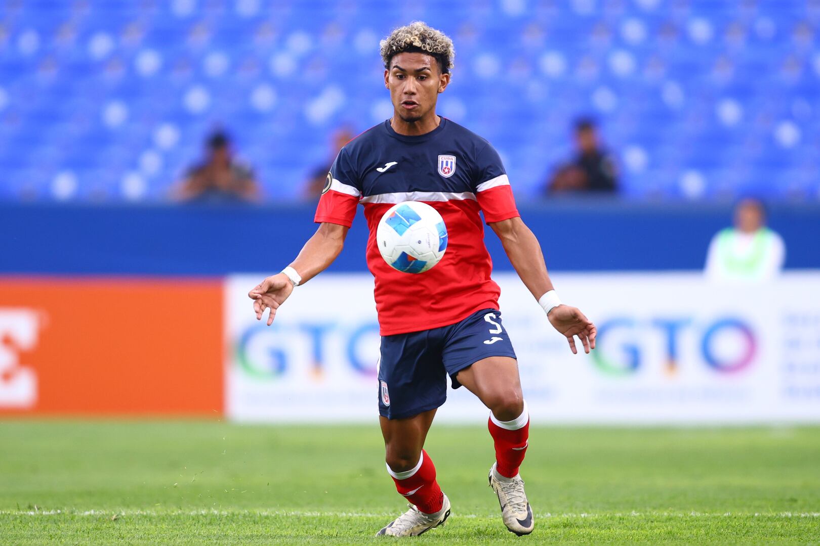 Karel Pérez en el partido entre Cuba y Costa Rica en el Premundial Sub-20 en México.