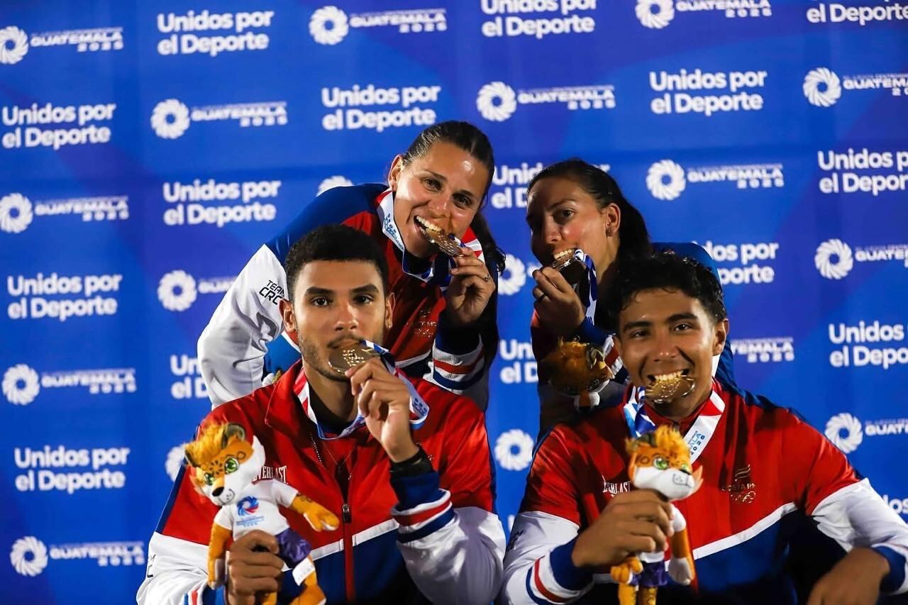 Juegos Centroamericanos Guatemala 2025
Eugenia Ramírez y Marcela Araya 
Jhostin Varela y Julián Araya  
Voleibol de playa
28 de octubre del 2025
Fotografía Comité Olímpico