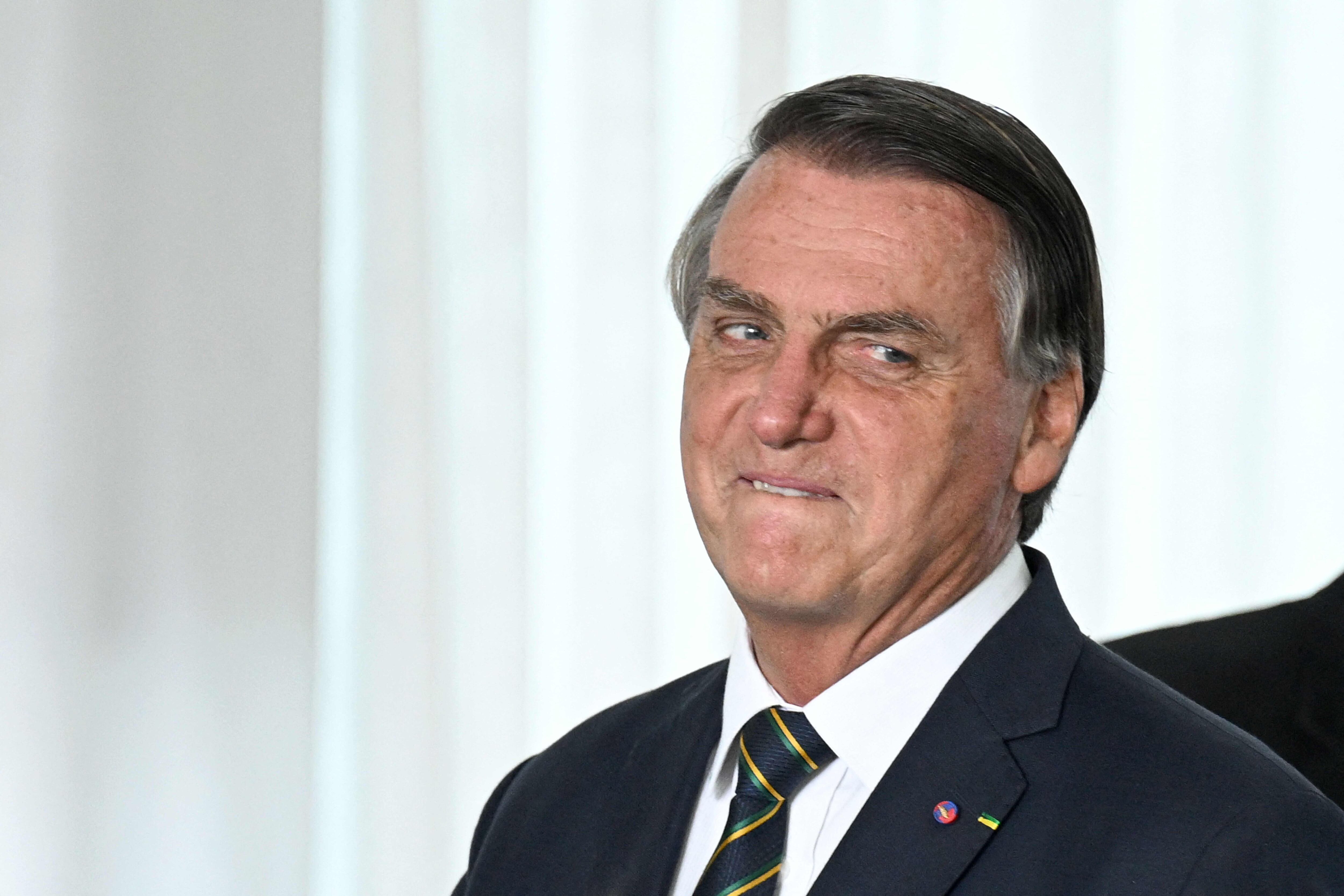 Jair Bolsonaro, expresidente de Brasil (2019-2022), está inhabilitado de ejercer cargos públicos hasta el 2030 por desinformar sobre el sistema electoral brasileño.