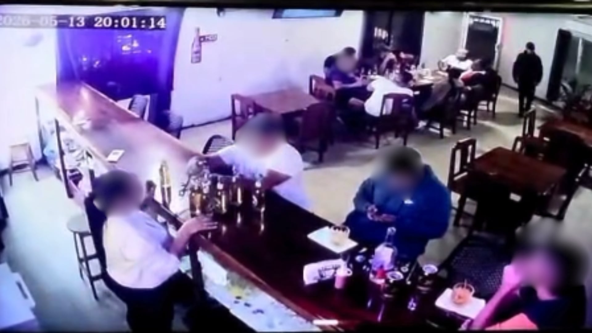 El joven de apellido Moraga estaba dentro de un bar cuando llegaron a asesinarlo.