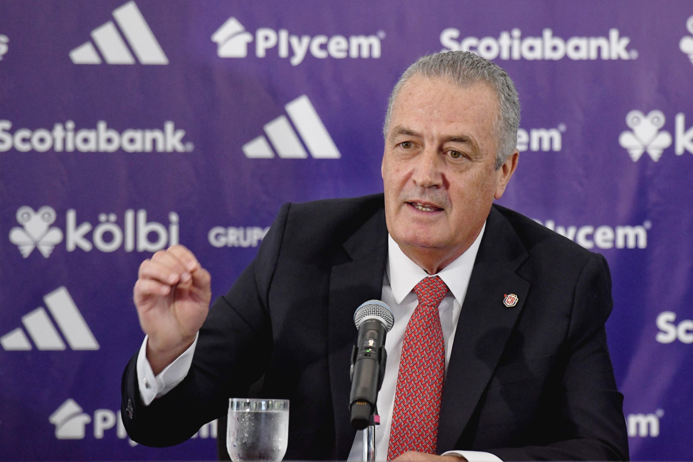 09/11/2023/ Conferencia de prensa de la Fedefutbol presentando oficialmente al nuevo técnico de la selección Nacional el señor Gustavo Alfaro / foto John Durán