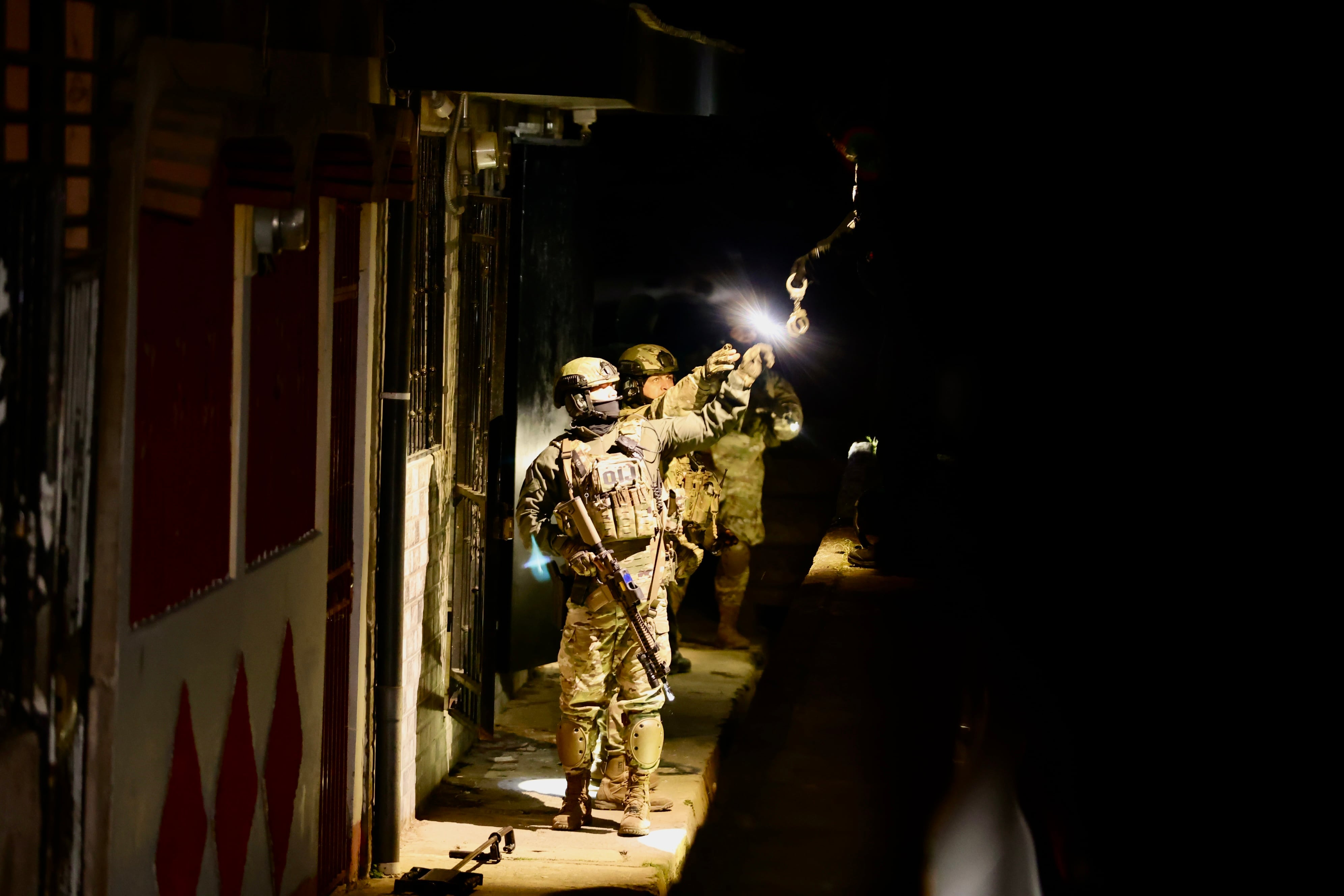 Allanamiento León Trece