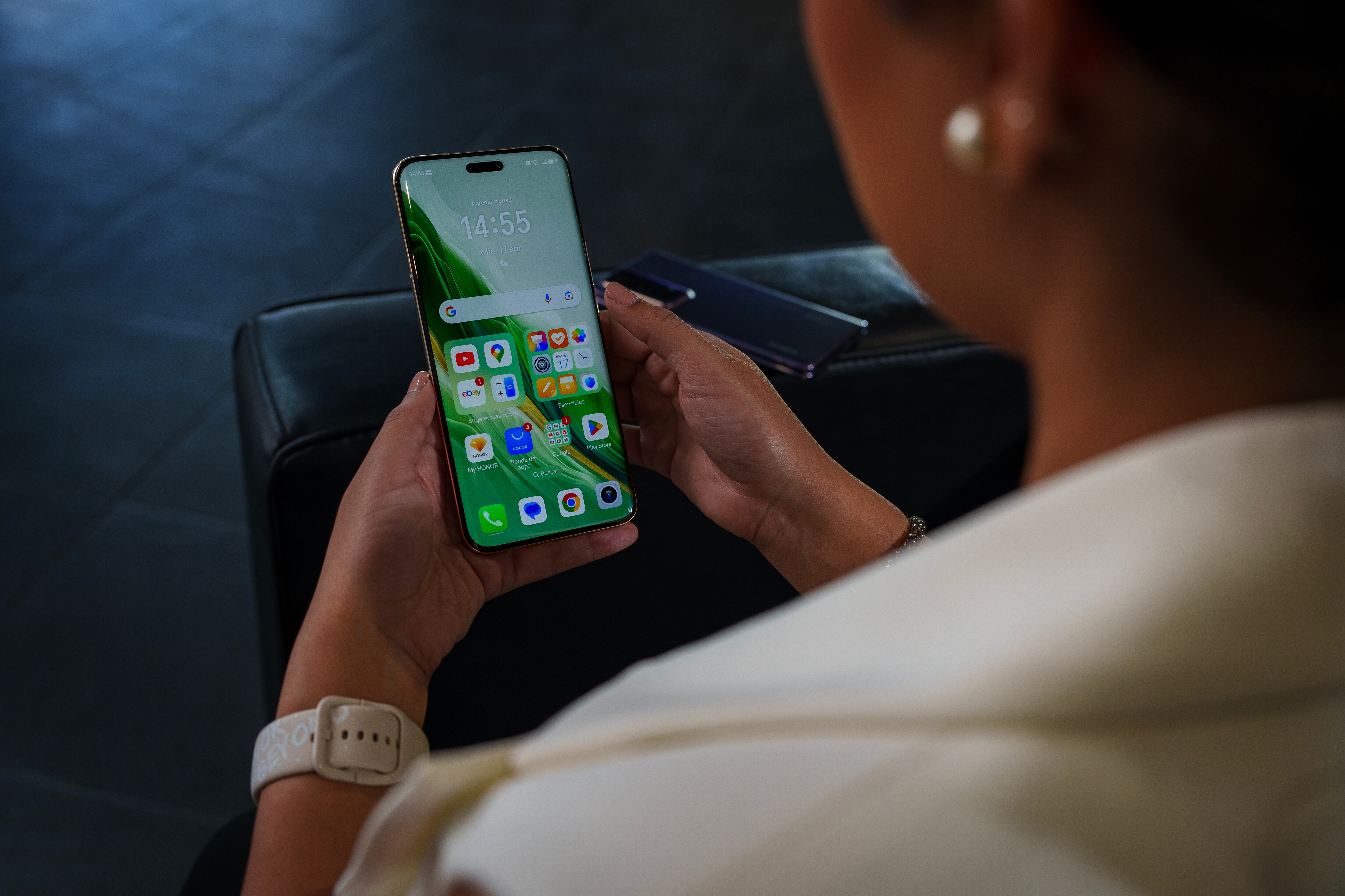 Con el Magic6 Pro podrá disfrutar de hasta 81 minutos de reproducción de YouTube y más de 10 minutos de grabación de video 4K