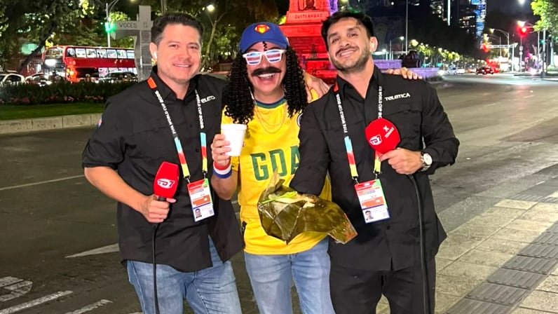 Gustavo Lopez cubre desde Mexico el Mundial 2026 para la Revista Mundialista de Canal 7, junto a Morgan y Josue Quesada.