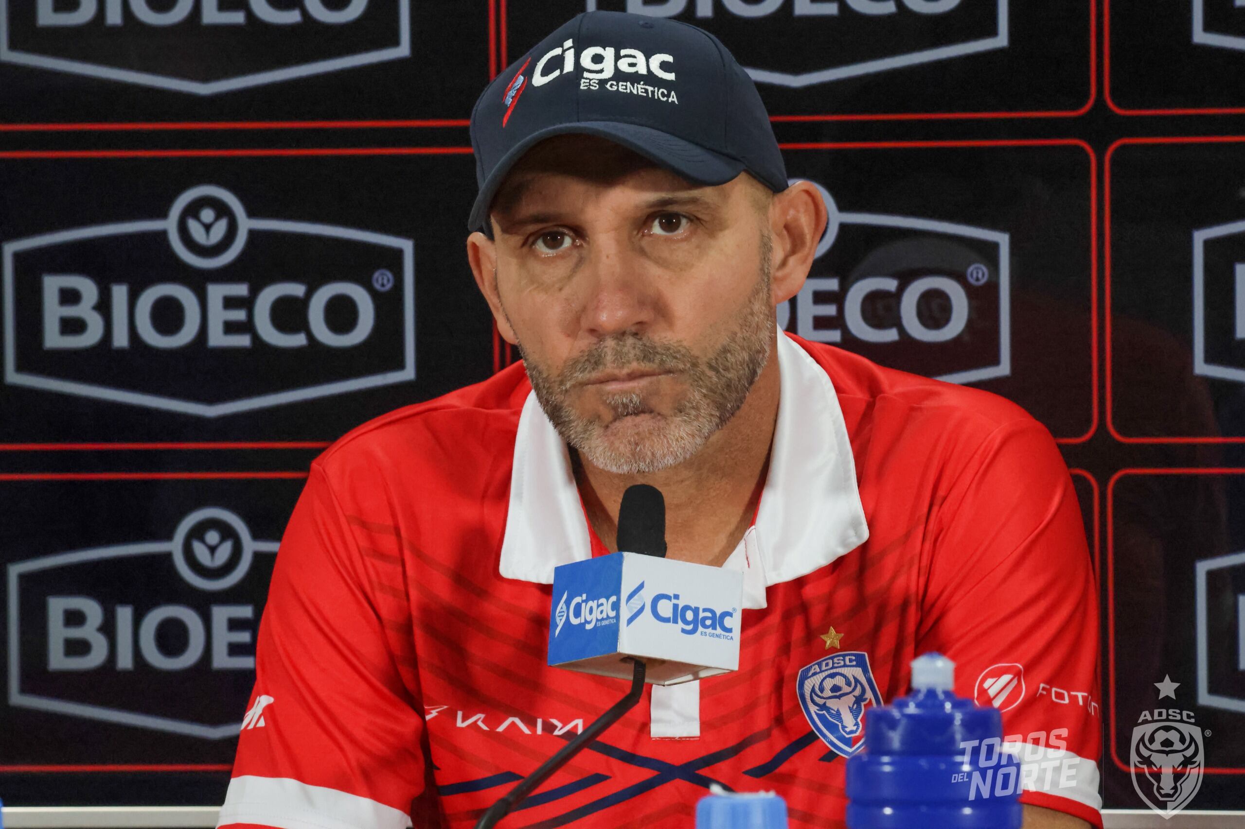 Luis Marín atendió a los medios de comunicación en la víspera del partido entre San Carlos y Liga Deportiva Alajuelense.