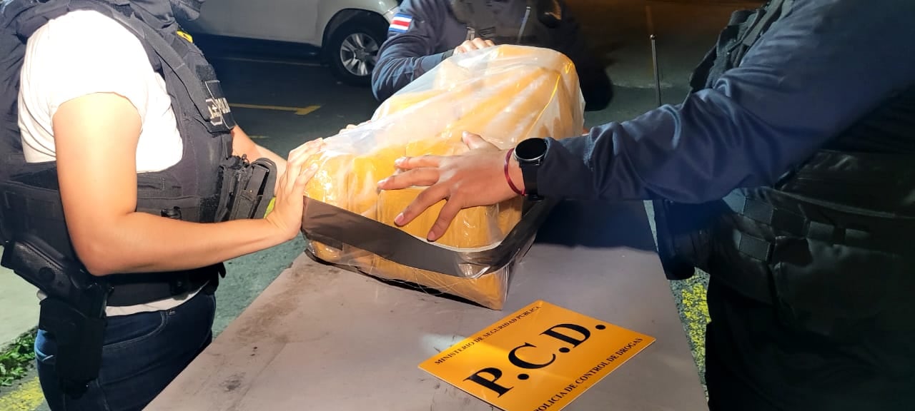 PCD decomisa 20 kilos de metanfetaminas cerca de Plaza Víquez. Foto MSP.